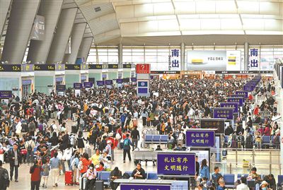 万事测速：北京七大火车站昨日发送旅客83.3万人次